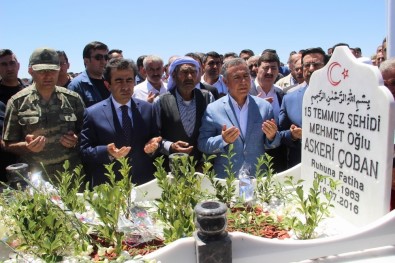 Diyarbakır'da 15 Temmuz Şehitlerinin Mezarları Ziyaret Edildi