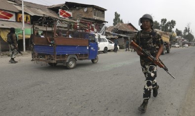 Keşmir'de Silahlı Saldırı Açıklaması 7 Ölü