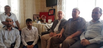 Miroğlu, Şehit Polis Bekdaş'ın Mezarını Ziyaret Etti