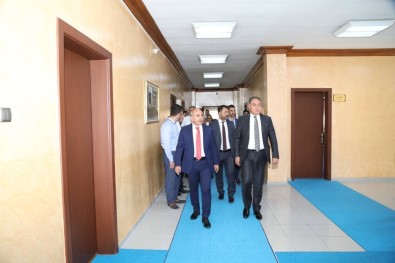 Vali Tekinarslan Belediye Başkanı Kara'yı Ziyaret Etti