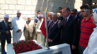 Varank'ın Mezarı Başında Kur'an-I Kerim Okudu