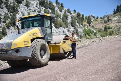 Alanya Belediyesi'nden Yayla Yollarına Asfalt