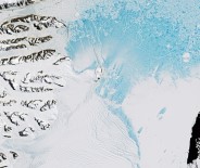 BUZ KÜTLESİ - Bilim Adamları Açıkladı Açıklaması En Büyüğü Antarktika'dan Koptu