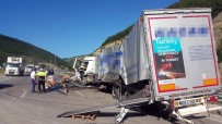 GÜMRÜK MALLARI - Samsun'da Tır Kazası Açıklaması 1'İ Ağır, 2 Yaralı