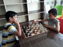 SATRANÇ FEDERASYONU - Ceylanpınarlılardan Satranç Turnuvasına Yoğun İlgi