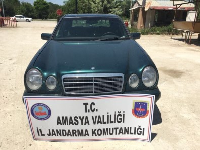 Kaçak Otomobil Amasya'da Yakalandı