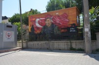 Kahramanların Resimleri Trafolarda