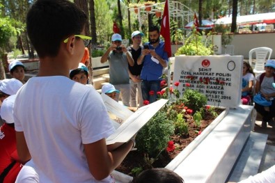 Öğrenciler Şehitleri Unutmadı