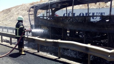 Şanlıurfa'da Yanan Otobüste 22 Kişi Yaralandı