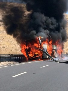 Şanlıurfa'da Yolcu Otobüsünde Yangın