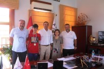 DINLER - Satrançta Avrupa İkincisi Alumert'ten Başkan Gençer'e Ziyaret