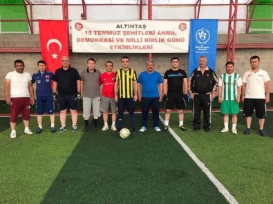 Altıntaş'ta 15 Temmuz Kahramanları İçin Halı Saha Maçı