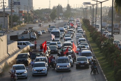 Anadolu Gençlik Derneği 15 Temmuz Yıl Dönümünde İncirlik'e Yürüdü