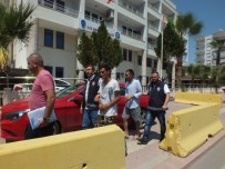 Antalya'da Yırtılan 15 Temmuz Afişlerinin Yerine Yenileri Asıldı