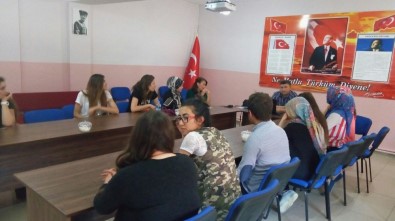 Aslanapa'da Türk Halk Oyunları Yöre Oyunları Öğreticisi Kursu