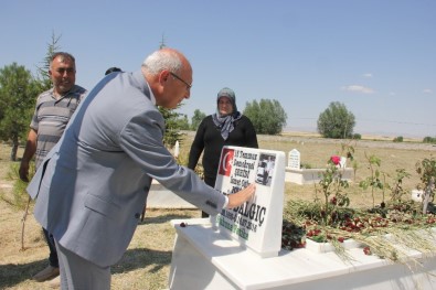CHP'li Çakırözer'den 15 Temmuz Şehidi Fatih Dalgıç'ın Kabrine Ziyaret
