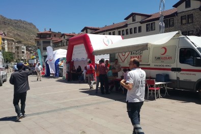 Gümüşhane'de Sağlık Kurumlarından 15 Temmuz İçin Kan Bağışı Kampanyası