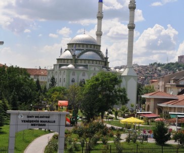 İzmit Belediyesi'nden Rahmet Camii'nde Tadilat Çalışması