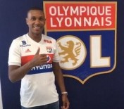 LYON - Marcelo İmzayı Attı