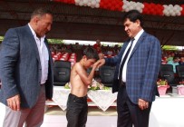 GEBZELI - Ahmet Taşçı Minik Pehlivanın Kalbine Dokundu