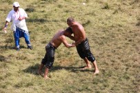 BAŞPEHLİVAN - Ali Gürbüz, 2'Ncı Turda Rakibiyle Uzun Süre Güreş Tuttu