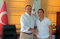 KÜÇÜK KIZ - Ayvalıklı Voleybol Antrenörü Oğuz Milli Takıma Seçildi