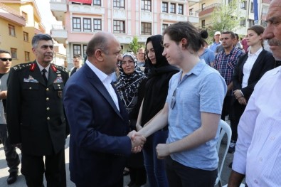 Bakan Işık, 15 Temmuz'un İlk Asker Şehidinin Ailesini Ziyaret Etti