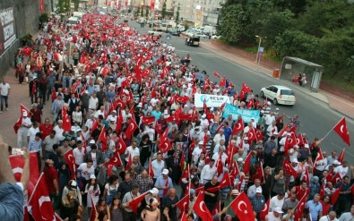 Kdz. Ereğli'de 15 Temmuz Demokrasi Yürüyüşüne Binlerce Kişi Katıldı