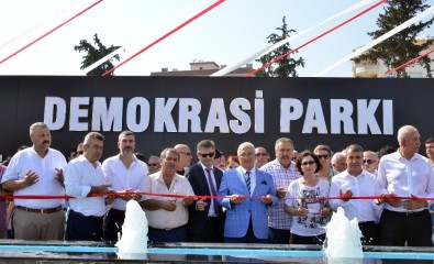 Mersin'de Demokrasi Parkı Açıldı