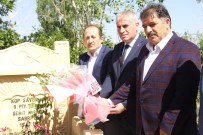 Miralay Sabri Bey'in Kabrine Ziyaret