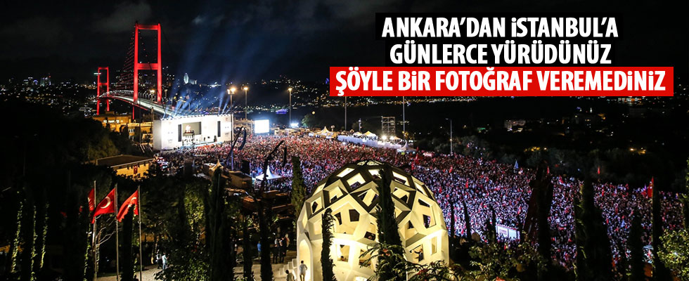 Şehitler Köprüsü'ndeki insan seli havadan görüntülendi