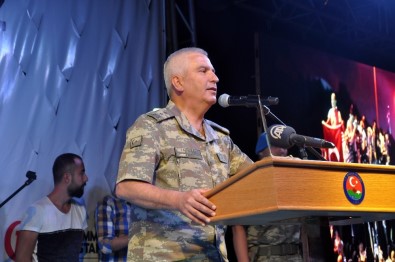 Şırnak'ta Demokrasi Nöbeti Devam Ediyor