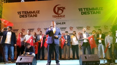 15 Temmuz'un Yıl Dönümünde Binler Esenler'de Demokrasi Nöbetine Katıldı