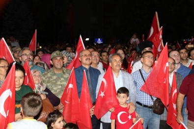 15 Temmuz'un Yıldönümünde Akşehirliler Demokrasi Nöbeti Tuttu