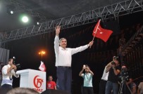 Başkan Özkeçeci'de Demokrasi Meydanında