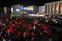 Vatandaşlar Meclis önünde toplandı