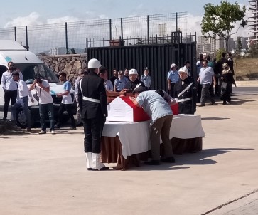 Şehit Polis İçin Tuzla İlçe Emniyet Müdürlüğü'nde Tören Düzenlendi