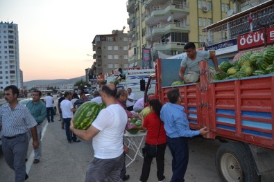 Vatandaşlara 15 Temmuz'da Karpuz İkramı