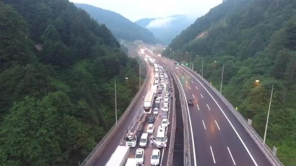 TEM'de trafik durdu! Böyle beklediler