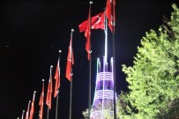 Akdağmadeni'nde Türk Bayrağı Şehitler Anısına Göndere Çekildi