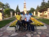 BALTıK DENIZI - Dünyu Turuna Çıkan İtalyan Ve Litvanyalı Bisikletlilerden Bilecik'te Mola