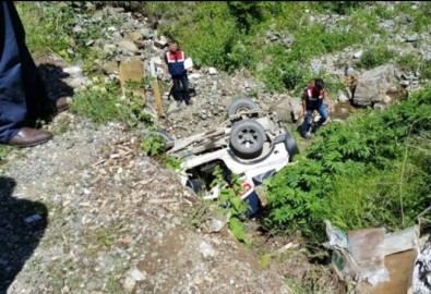 Giresun'da Trafik Kazası 1 Ölü 2 Yaralı