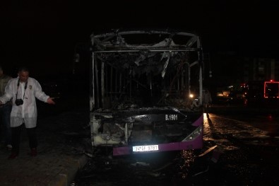 Kağıthane'de Halk Otobüsü Alev Alev Yandı