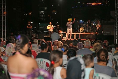 Karşıyaka'da Park Konserlerine Yoğun İlgi