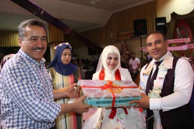 Seydişehir'de Yeni Evlenen Çiftlere Düğün Seti