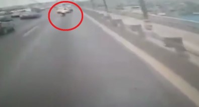 Seyir Halindeki Taksiden Böyle Atladı