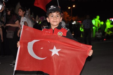 Sivas'ta Binler Demokrasi Nöbeti Tuttu