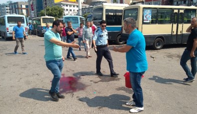 Zonguldak'ta Dolmuşçular Birbirine Girdi; 3 Yaralı