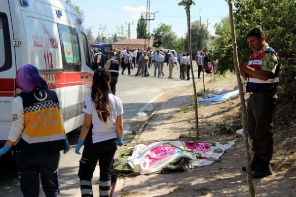 Ehliyetsiz sürücü akrabasını ezdi, yakınları sinir krizi geçirdi