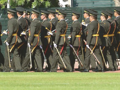 FETÖ öğrencileri istifaya zorlamış!